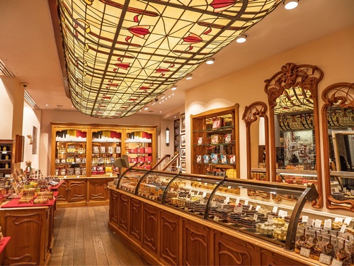 Gallery Image bonbons%201.jpg