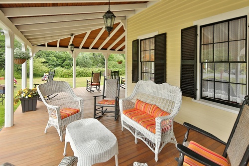 Gallery Image porch_yellowhouse.jpg