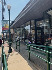 Parker's Finds Antiques on the Square