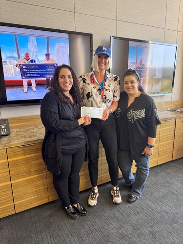 Gallery Image Dodgers%20Victory%20Lunch%20and%20LA%20Food%20Bank%20Donation.jpg