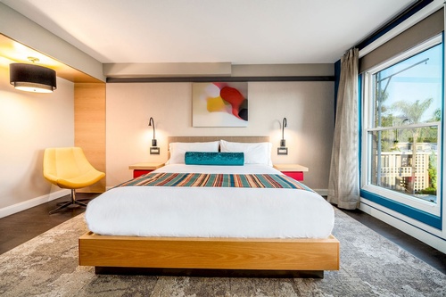 Gallery Image top_hotel_west_los_angeles_ca.2000x0.jpg