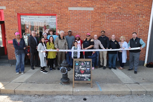 The Fancy Strawberry Cafe - Ice Cream, Coffee, Boba, Good People, New Castle, PA 
