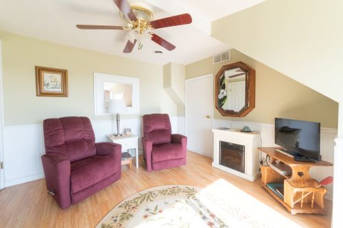 Gallery Image Los%20Gatos%2010.jpg