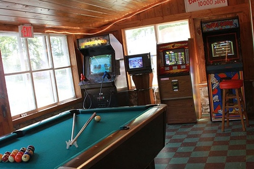 Gallery Image arcade_pool.jpg