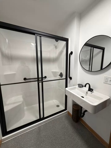 Gallery Image Bathroom.jpg