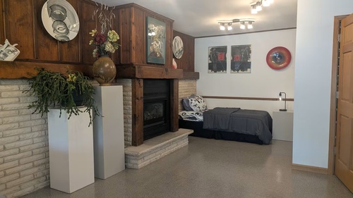 Gallery Image Single%20bed%20fireplace%20.jpg