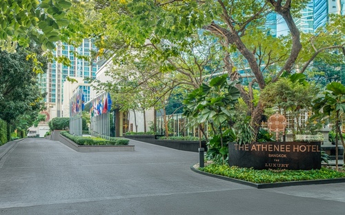 Gallery Image The%20Athenee%20Hotel.%20Bangkok%20-%20Entrance.jpg