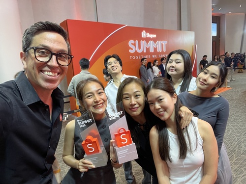 Gallery Image GQ_SHOPEE_SUMMITAWARDS_170226-125454.jpeg
