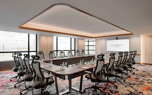 Gallery Image Meeting_Tubtim(1).jpg