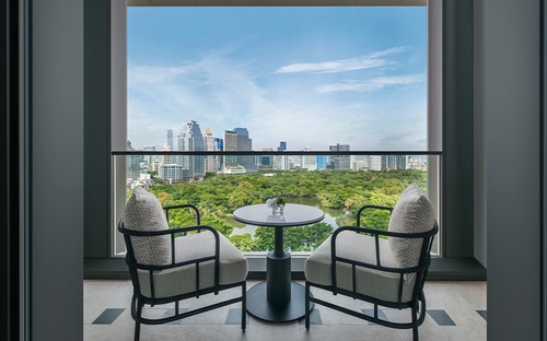Gallery Image RC_BKKRB_Deluxe%20King.%20Balcony.%20Lumpini%20Park%20-%20Balcony_260126-083432.jpg