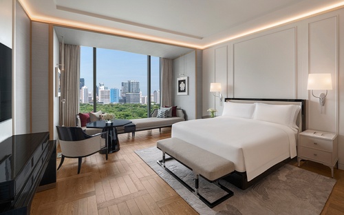 Gallery Image RC_BKKRB_Deluxe%20King.%20Lumpini%20Park%20-%20Bedroom(Primary)_260126-083448.jpg