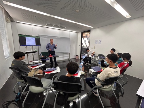 Gallery Image 15_AUA%20class.jpg