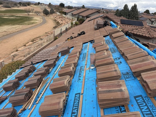 Gallery Image tile-roof-repair.jpg