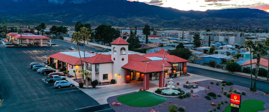 Lux Verde Hotel / Cottonwood Hospitality Inc.