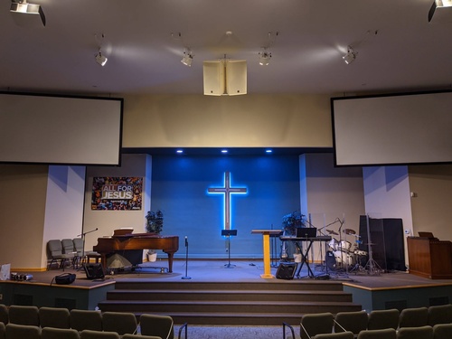 Gallery Image Calvary%20Church%20Sanctuary%202.jpg