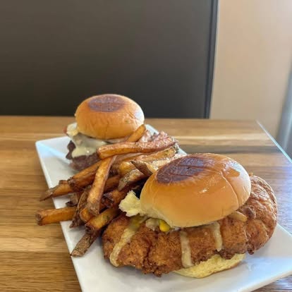 1/4 Burger, Fried Chicken Sandwich