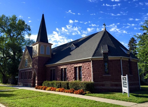 Historic St. Paul Episcopal Church (2 blocks east of Courthouse)