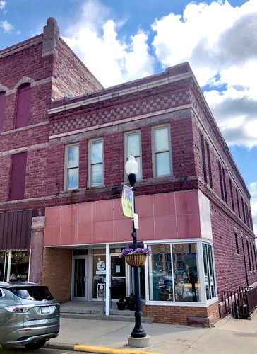 The Calico Cat Quilt Shop's new Downtown Location (June 2022) (photo by Tom Steffes)