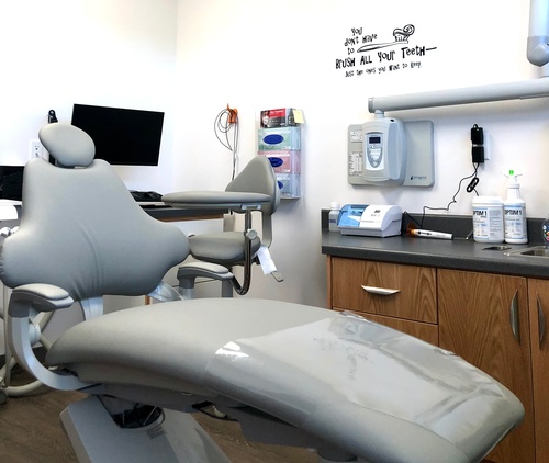 Caring Hands Dental Clinic - Exam Room (photo by: Erica Volkir)