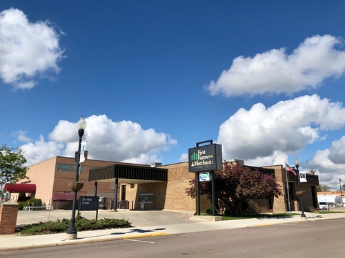 First Farmers & Merchants Bank Downtown Pipestone (photo by Erica Volkir)