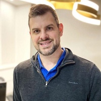 Gallery Image bio-derek.jpg