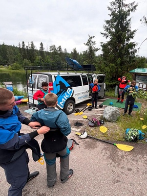 Gallery Image z%20kayak5.jpg