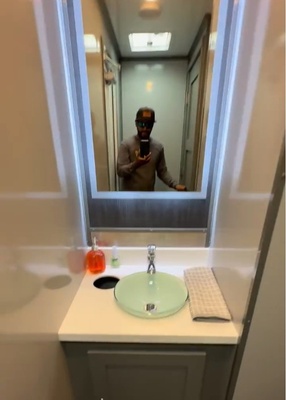 Gallery Image z%20hankey7.jpg