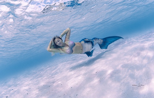 Mermaid Tasha underwater