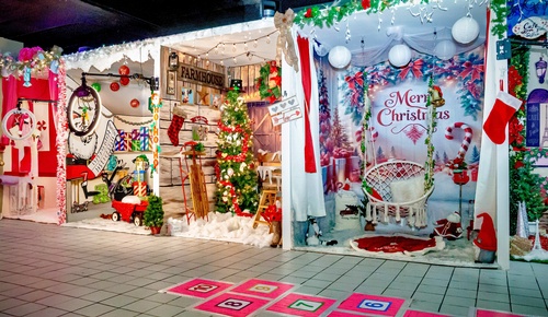 Gallery Image Love%20Your%20Selfie%20Studio.jpg