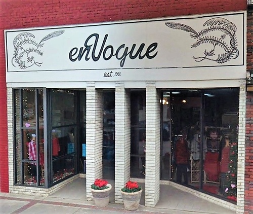 Gallery Image En%20Vogue.jpg Gallery Image En%20Vogue.jpg
