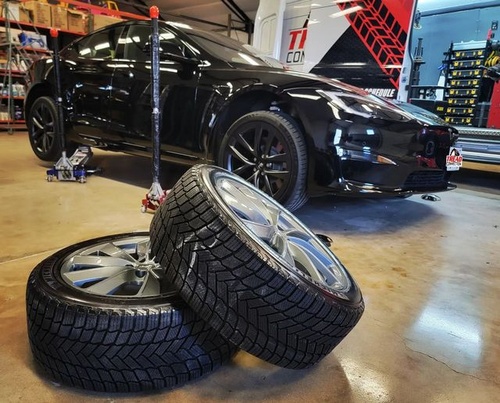 Did you know we sell tires and wheels, and we come to you? No more waiting in a tire shop!