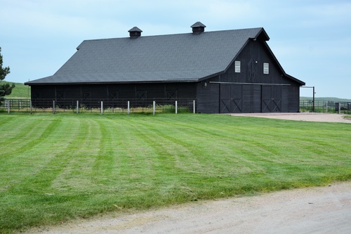 Gallery Image Silver%20Spur%20barn.JPG