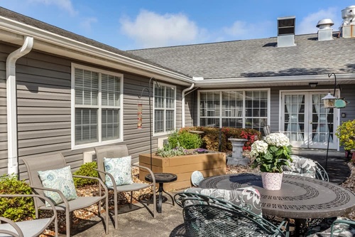 Gallery Image smithfield-large-patio.jpg