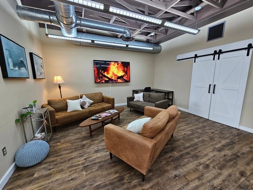 Gallery Image Waiting_room.jpg
