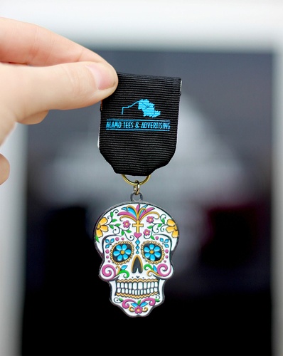 Gallery Image fiesta-medal-skull-alamo-tees.jpg