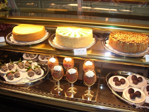 Gallery Image deli-desserts-1.jpg