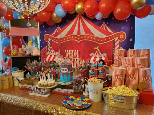 Gallery Image circus%20tablescape.jpg