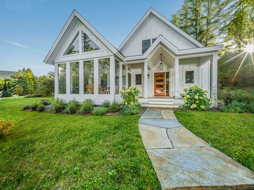 Gallery Image Gale%20Road_Compressed_100225_PhotoCredit-J81Studios_J818423_1.jpg