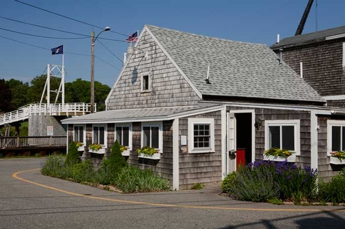 Gallery Image ogunquit-lobster-shack-exterior.jpg