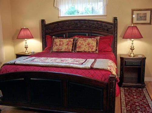 Gallery Image forest_romance_cottage_bed_735.jpg