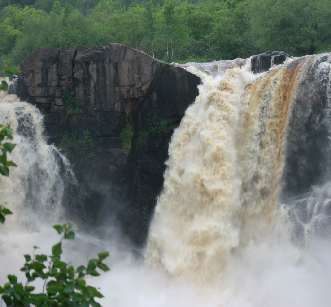 Green_Valley_Waterfall.png